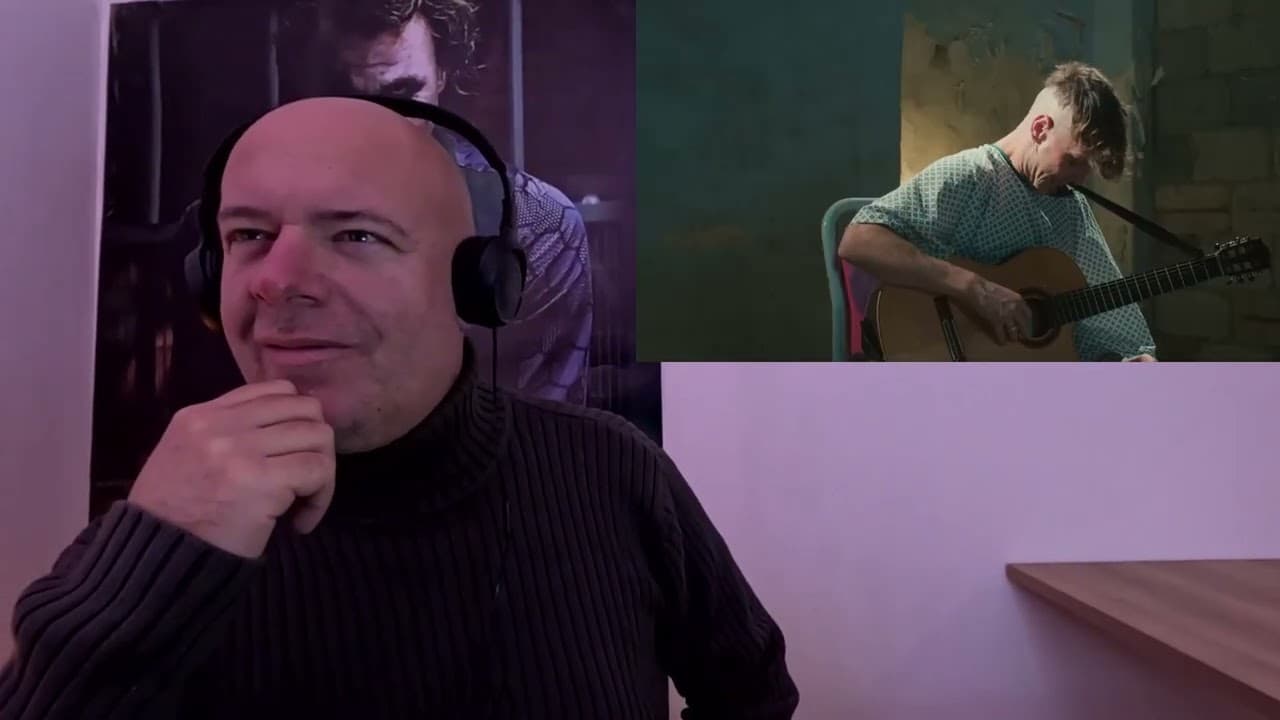 Singer reacts to Ren - Hi Ren