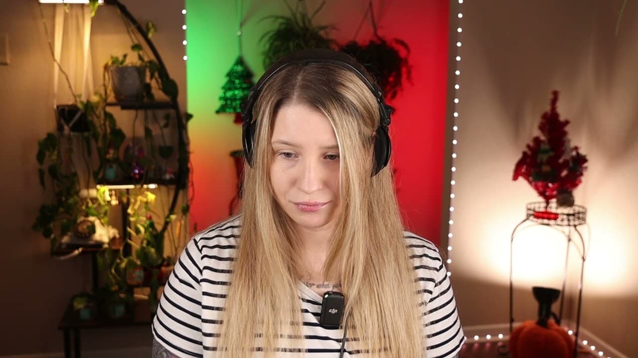 Singer Reacts to “Crutch” - REN - MERRY REN-MAS!