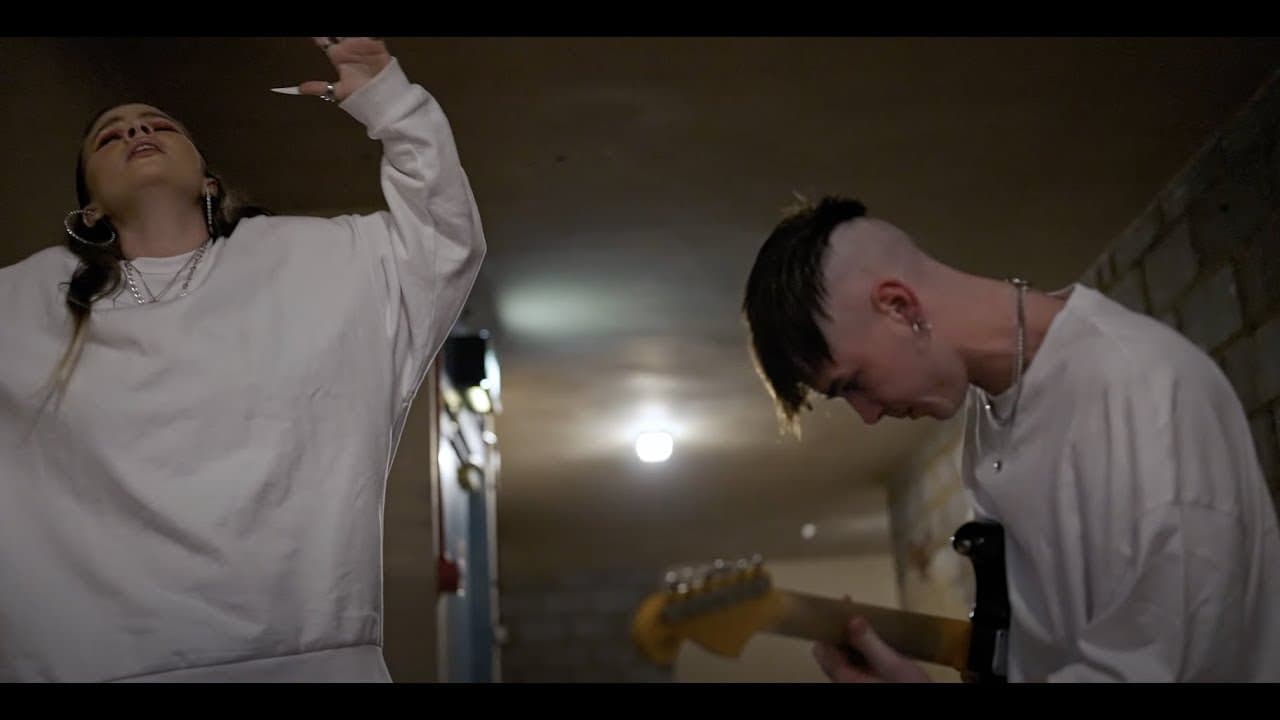 Musician Reacts to | Ren X Chinchilla - Chalk Outlines (live)