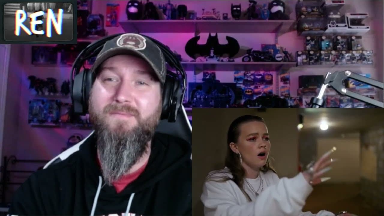 GBHR - Groovy reacts to Ren X Chinchilla - Chalk Outlines (live)